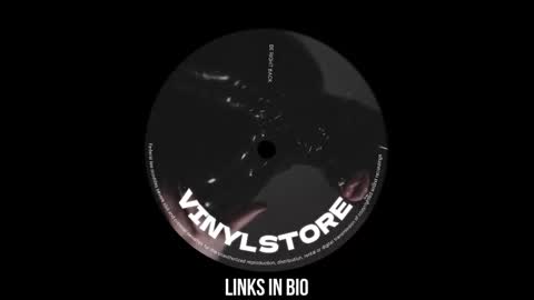 Snapshot of vinylstore chatting on February 12, 5:05 am Diva Silvia online show from February 12, 5:05 am