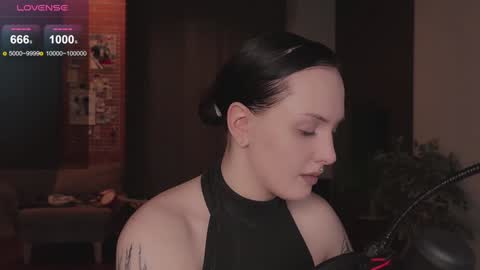 Snapshot of vinylstore chatting on December 16, 4:16 pm Diva Silvia online show from December 16, 4:16 pm