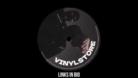 Snapshot of vinylstore chatting on February 9, 4:14 am Diva Silvia online show from February 9, 4:14 am