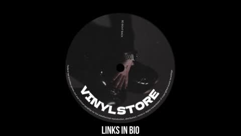 Snapshot of vinylstore chatting on January 13, 3:15 pm Diva Silvia online show from January 13, 3:15 pm