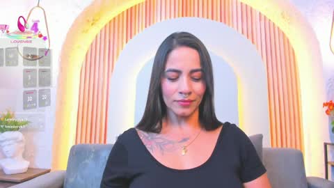 Violette online show from April 26, 1:42 pm