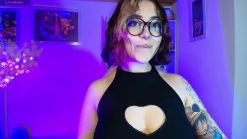 violet online show from April 30, 2:39 am