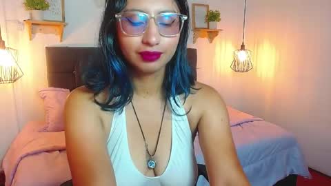 V I O L E T  online show from April 23, 1:57 pm