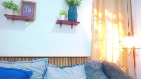 V I O L E T  online show from June 30, 2:38 pm