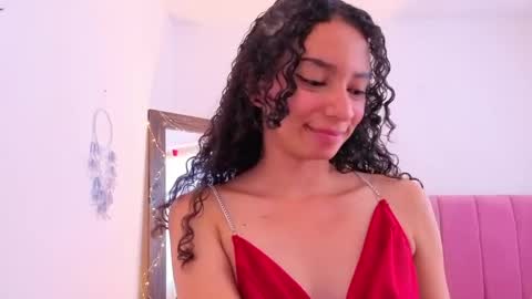 violet__15 online show from April 25, 7:22 pm