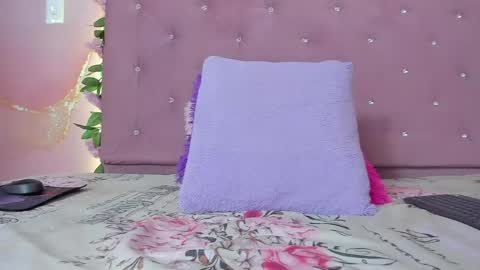 violet__taylor_ online show from April 28, 2:20 am