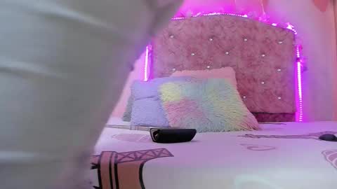 violet__taylor_ online show from January 6, 2:15 am