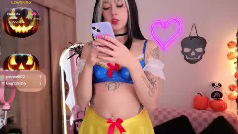 violet online show from October 31, 9:08 pm