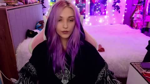 Snapshot of violet_noir_ chatting on January 31, 8:11 am Deya online show from January 31, 8:11 am