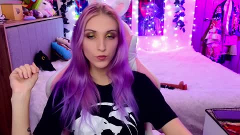 Snapshot of violet_noir_ chatting on February 5, 12:17 pm Deya online show from February 5, 12:17 pm