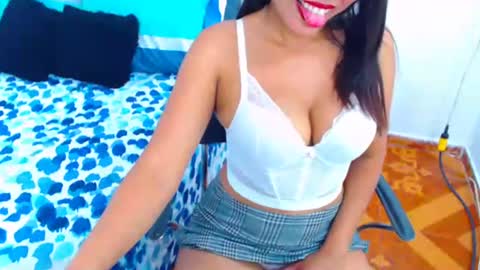 Snapshot of violeta06 chatting on February 6, 8:29 am violeta06 online show from February 6, 8:29 am