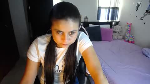 Snapshot of violeta_campbell chatting on February 27, 7:15 pm violeta.. online show from February 27, 7:15 pm