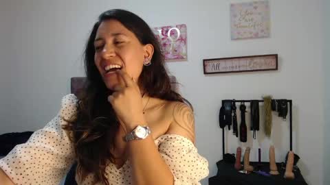violeta_scott_ online show from June 3, 2:33 pm