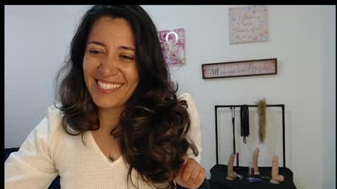 violeta_scott_ online show from May 5, 1:03 pm