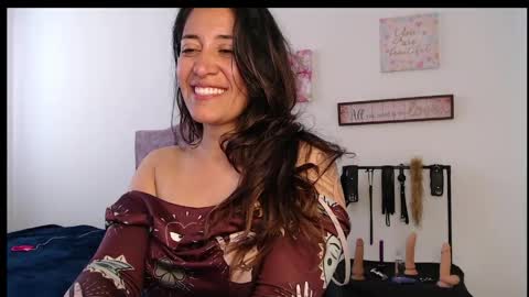 violeta_scott_ online show from May 6, 2:54 pm