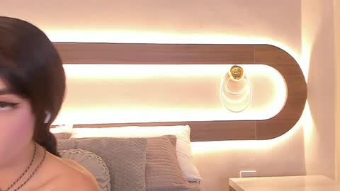 Violeta Sum online show from April 25, 1:52 pm