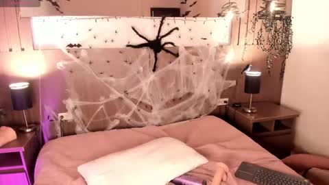 Snapshot of violetcarson_ chatting on October 4, 3:27 pm Violet online show from October 4, 3:27 pm