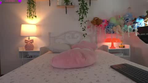 violeth___ online show from April 21, 12:56 pm