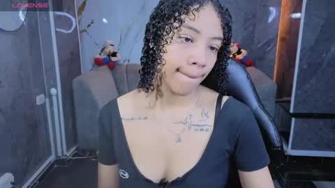 violeth_b online show from April 27, 12:57 pm