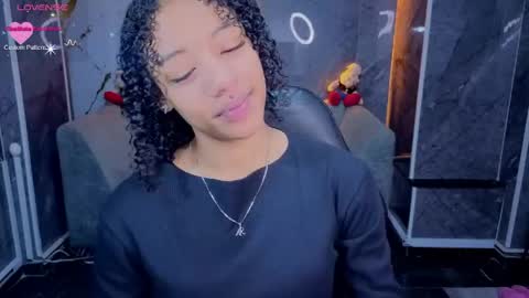 violeth_b online show from April 21, 1:07 pm