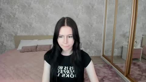 violetharmee online show from April 21, 2:51 am