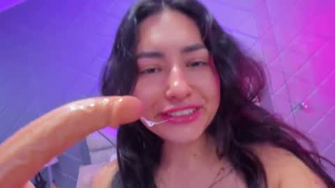 Violet Rousse online show from December 2, 5:15 pm