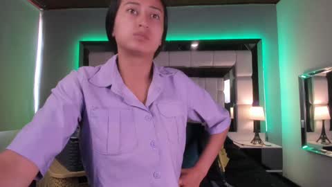 Snapshot of violetskinny chatting on January 7, 7:06 pm violetskinny online show from January 7, 7:06 pm