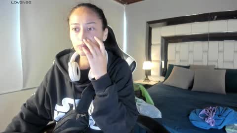 Snapshot of violetskinny chatting on October 13, 7:49 pm violetskinny online show from October 13, 7:49 pm