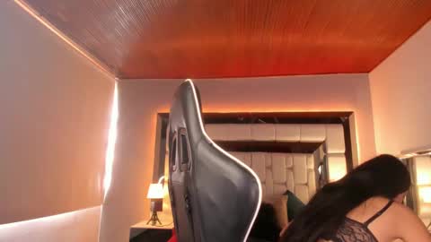 Snapshot of violetskinny chatting on December 6, 7:22 pm violetskinny online show from December 6, 7:22 pm