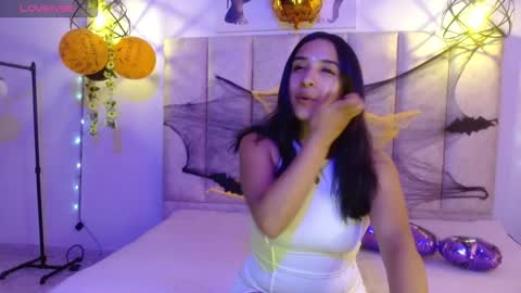 Snapshot of violetsweet_cs chatting on October 23, 5:19 pm violetsweet_cs online show from October 23, 5:19 pm