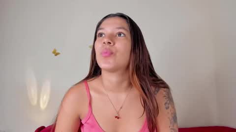 Snapshot of violett_24_ chatting on September 30, 12:27 am violett_24_ online show from September 30, 12:27 am