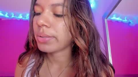 Snapshot of violett_24_ chatting on February 27, 12:23 pm violett_24_ online show from February 27, 12:23 pm