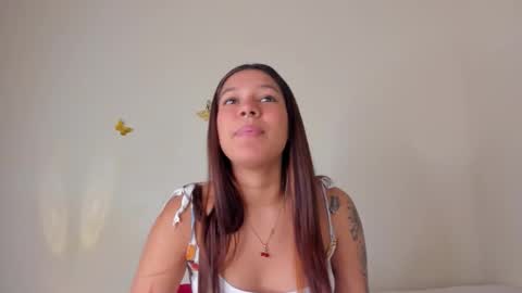 Snapshot of violett_24_ chatting on October 8, 11:53 pm violett_24_ online show from October 8, 11:53 pm