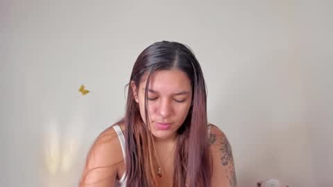 Snapshot of violett_24_ chatting on October 4, 7:07 pm violett_24_ online show from October 4, 7:07 pm