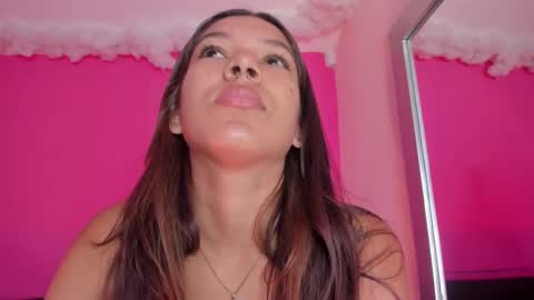 Snapshot of violett_24_ chatting on March 6, 12:30 pm violett_24_ online show from March 6, 12:30 pm