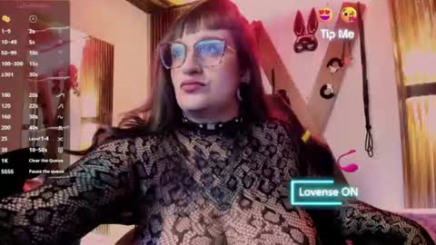 violett_8 online show from June 19, 5:55 am