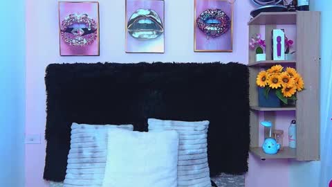 Snapshot of violett_froz chatting on October 9, 8:02 pm Violeta froz online show from October 9, 8:02 pm