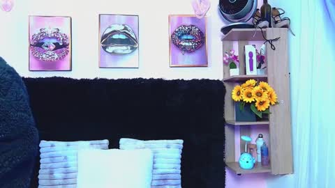 Snapshot of violett_froz chatting on October 13, 7:16 pm Violeta froz online show from October 13, 7:16 pm