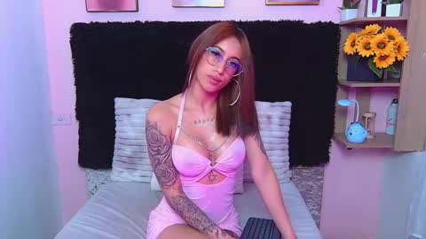 Snapshot of violett_froz chatting on October 8, 7:51 pm Violeta froz online show from October 8, 7:51 pm