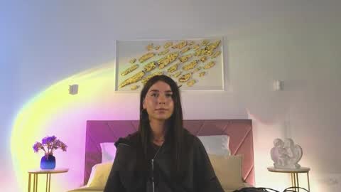 violetta_finch online show from June 10, 2:05 pm