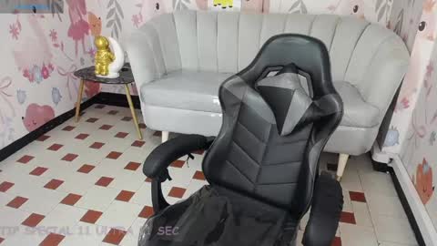 Violetta  online show from April 23, 1:46 pm