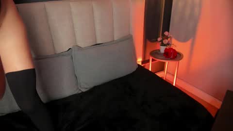 Snapshot of violetta_nur chatting on February 20, 5:01 am Violetta nur online show from February 20, 5:01 am