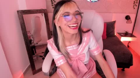 Snapshot of violetta_nur chatting on December 18, 10:02 pm Violetta nur online show from December 18, 10:02 pm