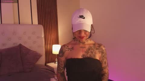 violettaalemida online show from January 13, 1:04 pm