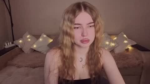 ViolettaOtis online show from April 22, 2:47 pm