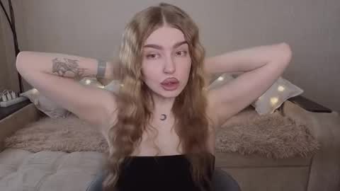 ViolettaOtis online show from April 27, 12:46 pm