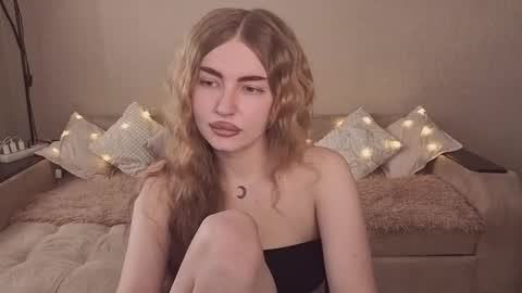 ViolettaOtis online show from March 19, 11:47 am