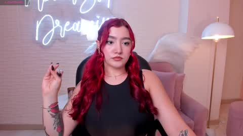 Snapshot of violettcastel chatting on February 19, 7:38 pm Violett Castel online show from February 19, 7:38 pm