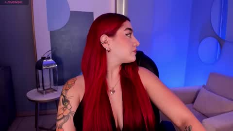 Snapshot of violettcastel chatting on September 19, 7:13 pm Violett Castel online show from September 19, 7:13 pm