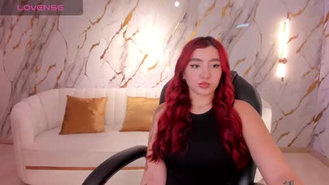 Snapshot of violettcastel chatting on February 14, 7:54 pm Violett Castel online show from February 14, 7:54 pm